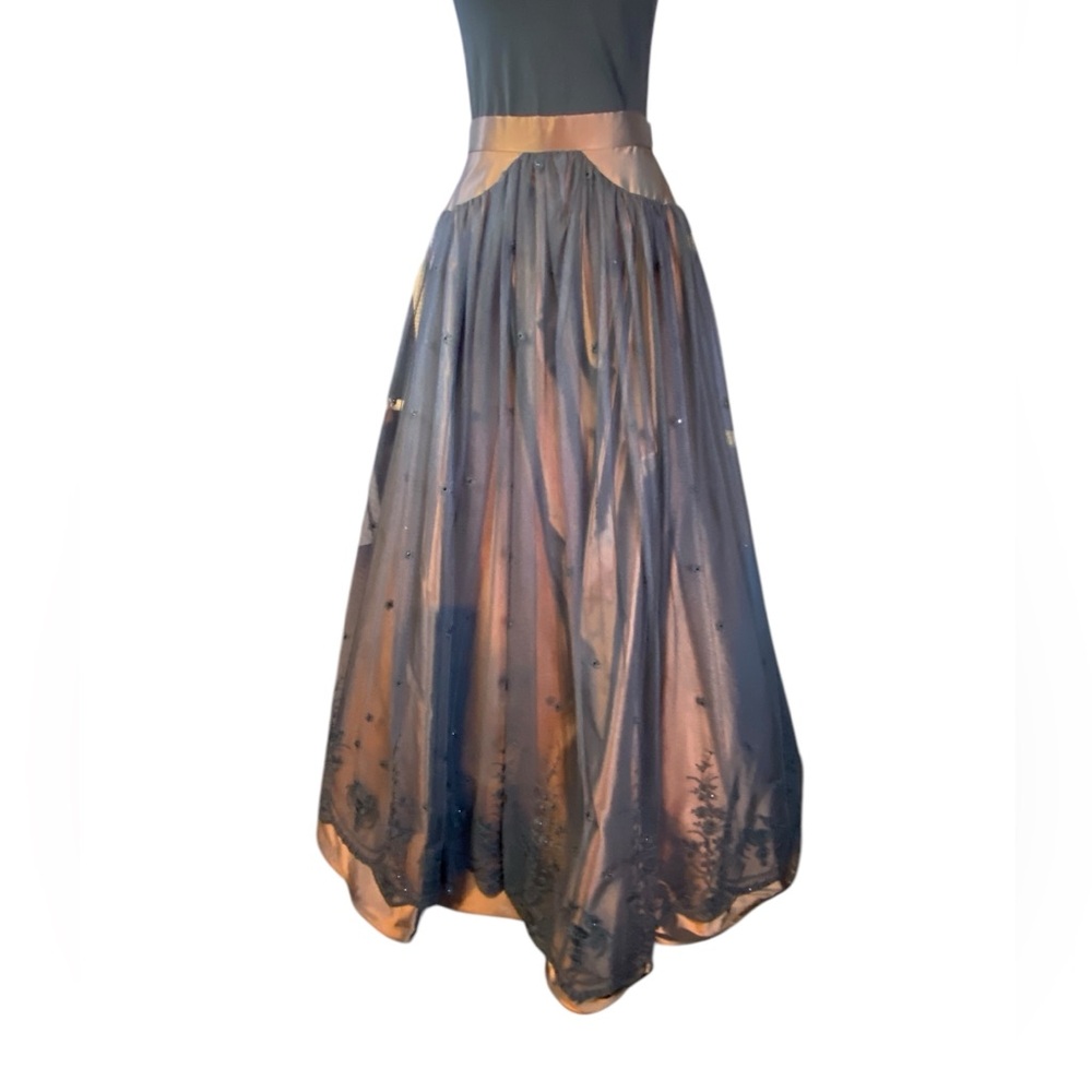 Patricia Rhodes Lace SILK Taffeta Full Skirt with tulle. Size 4. Waist 27. New.